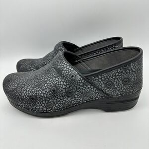 Dansko XP Clog Shoe Sz 9.5 - 10 US / 40 EU Black Medallion Embossed Patent